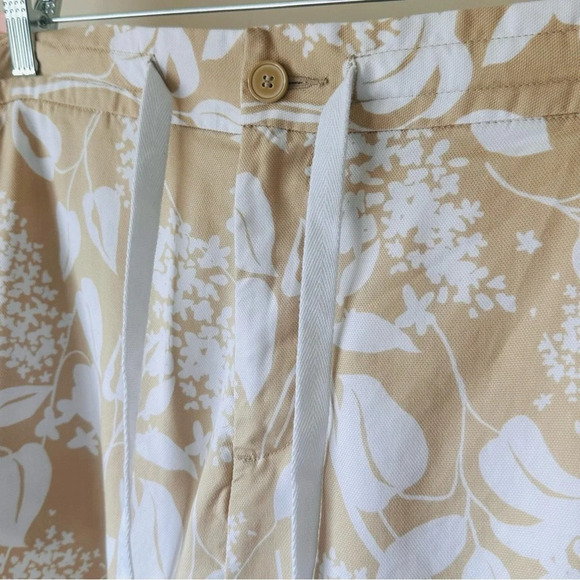 United Colors of Benetton Floral Print Shorts - Size XL - Picture 6 of 14